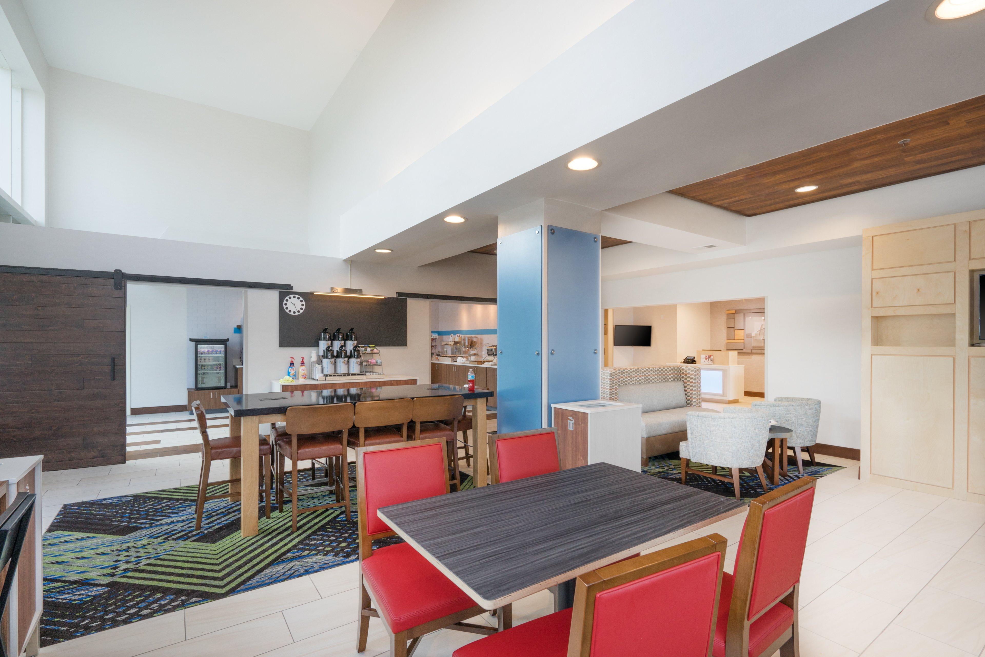 Holiday Inn Express Hotel & Suites Frankfort By Ihg Εξωτερικό φωτογραφία