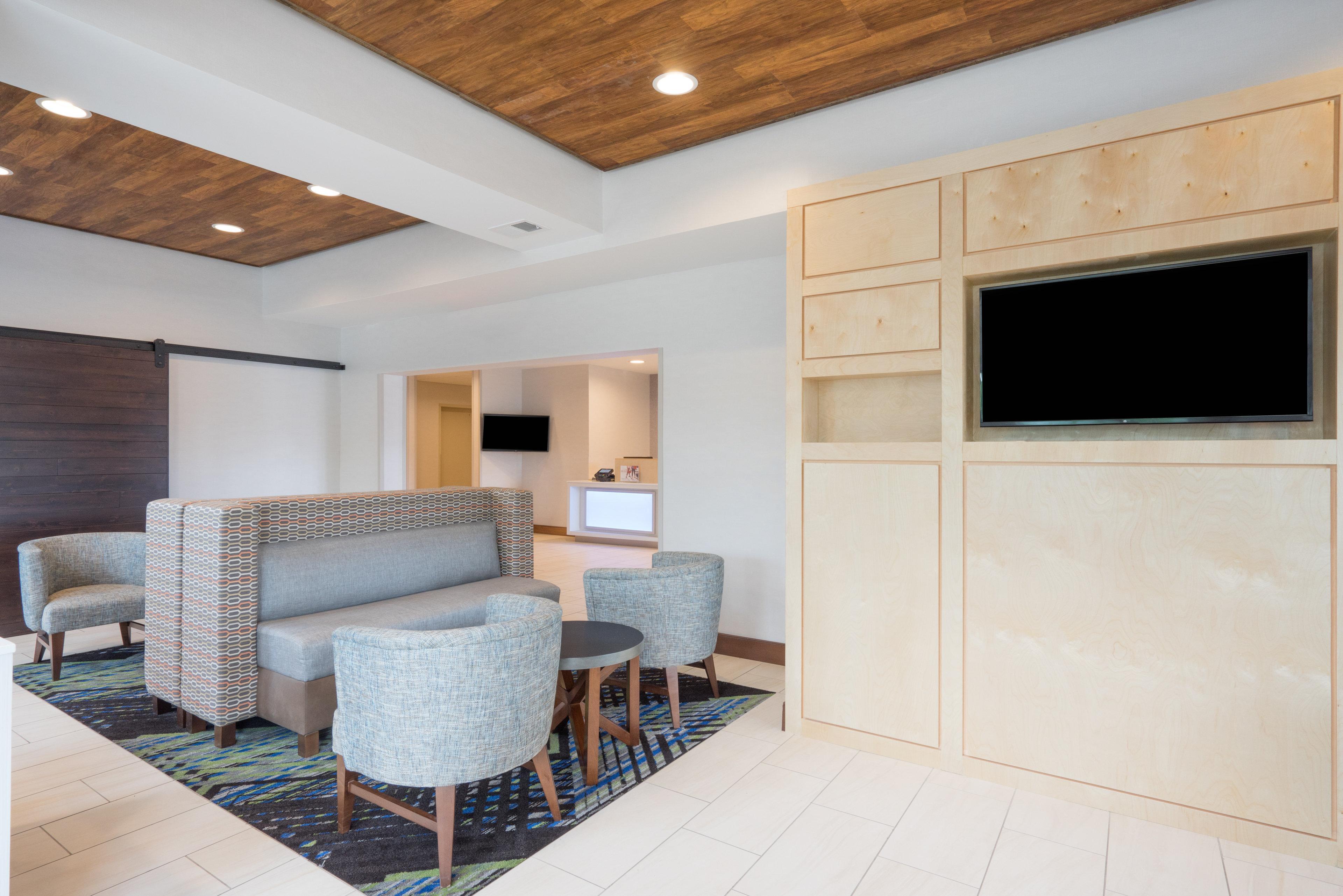 Holiday Inn Express Hotel & Suites Frankfort By Ihg Εξωτερικό φωτογραφία