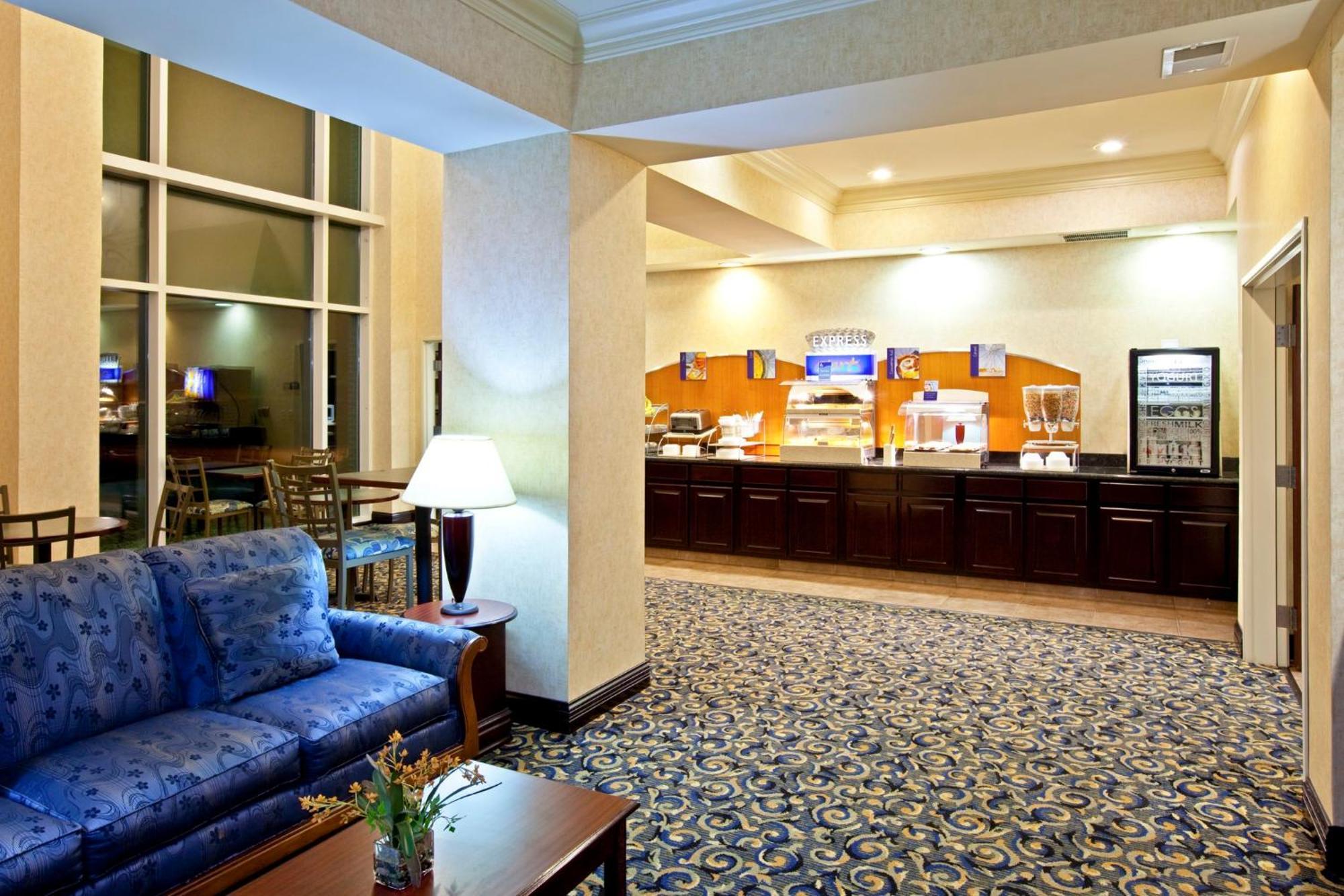 Holiday Inn Express Hotel & Suites Frankfort By Ihg Εξωτερικό φωτογραφία