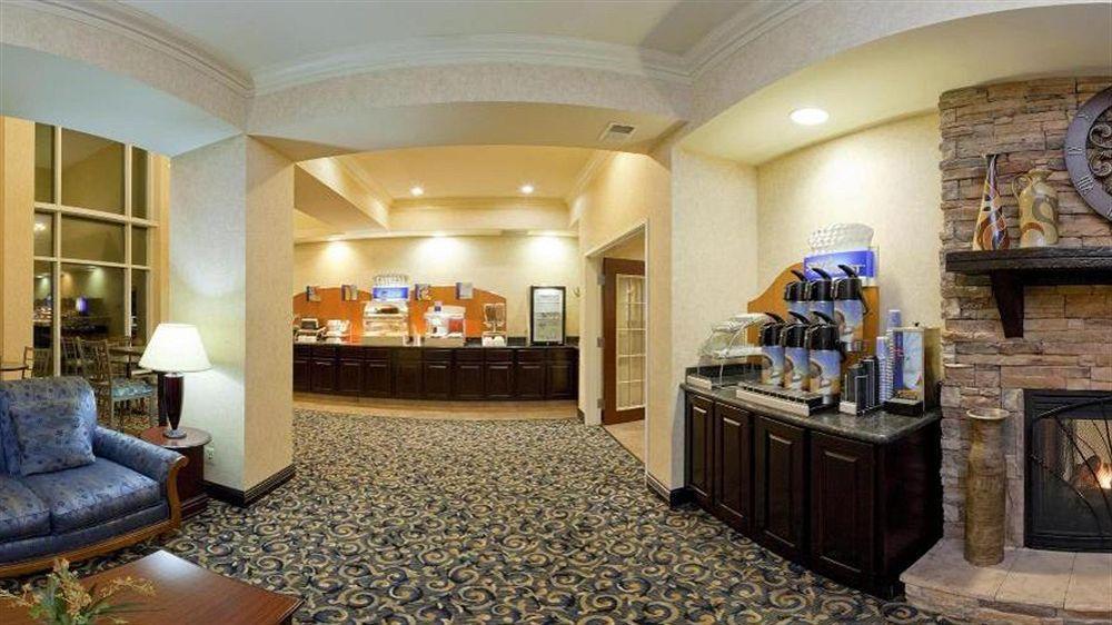 Holiday Inn Express Hotel & Suites Frankfort By Ihg Εξωτερικό φωτογραφία