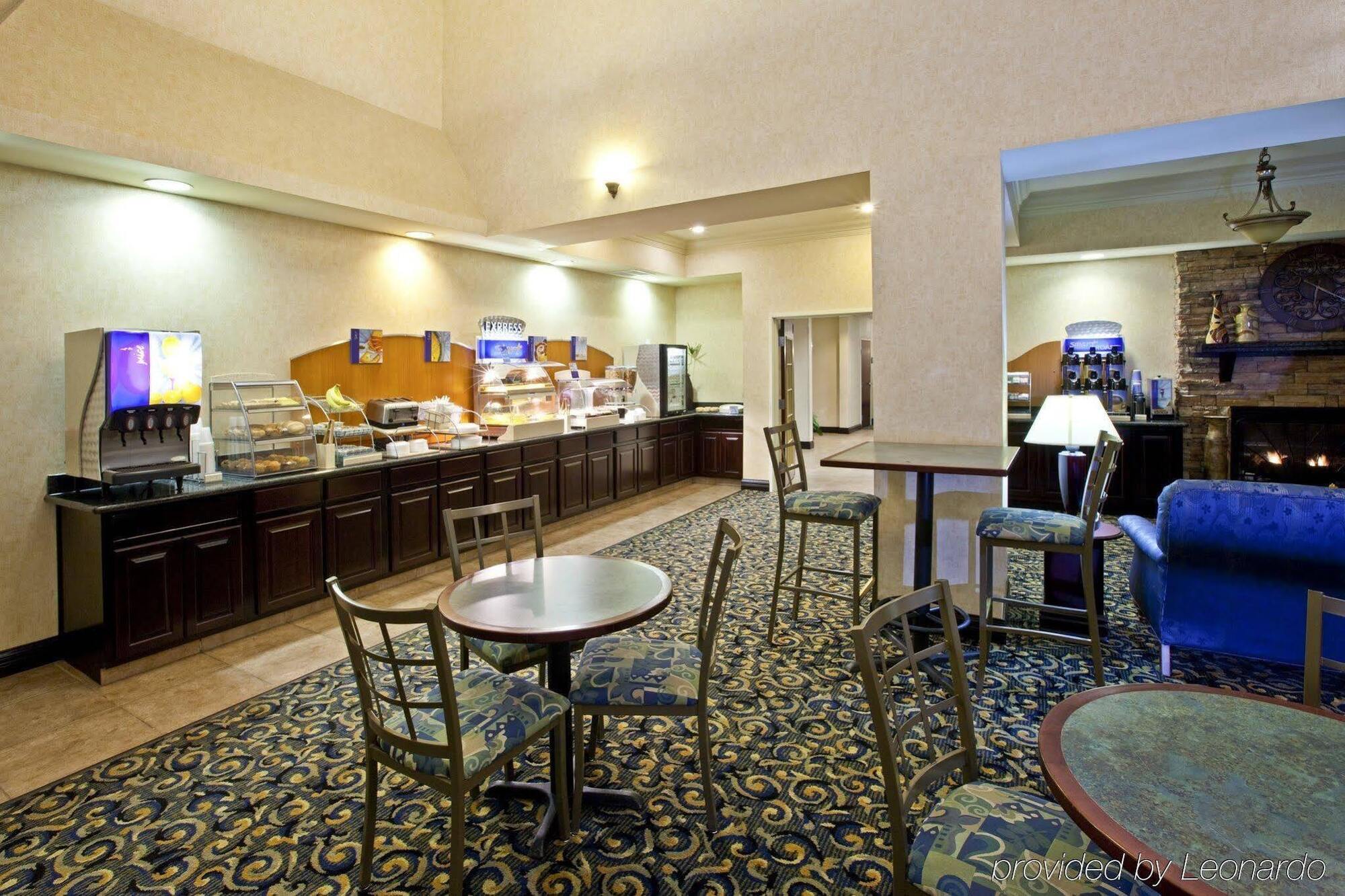 Holiday Inn Express Hotel & Suites Frankfort By Ihg Εξωτερικό φωτογραφία